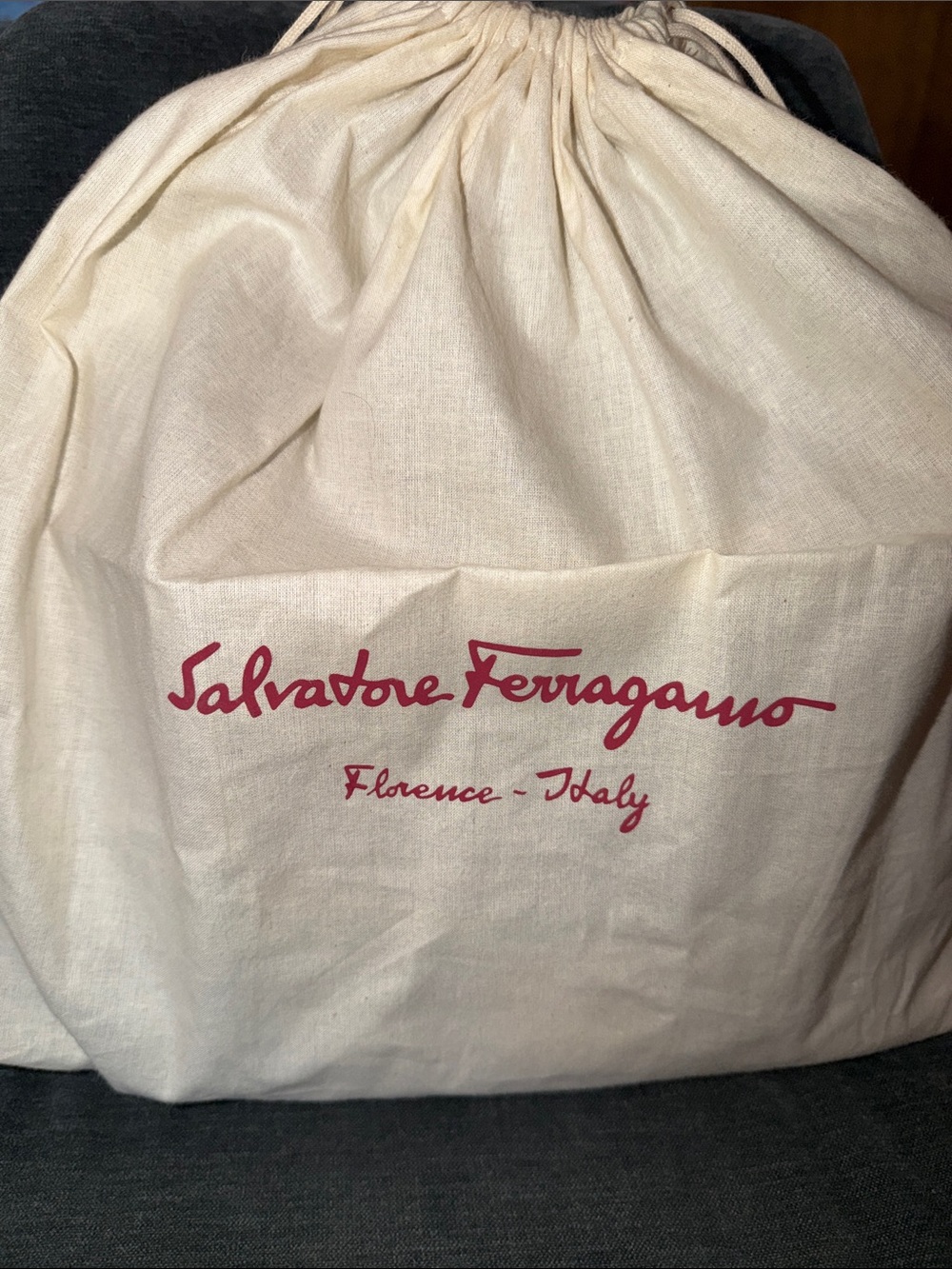Salvatore Ferragamo Plum Leather 2 way purple Gold bardware with duffle bag - Picture 6 of 6